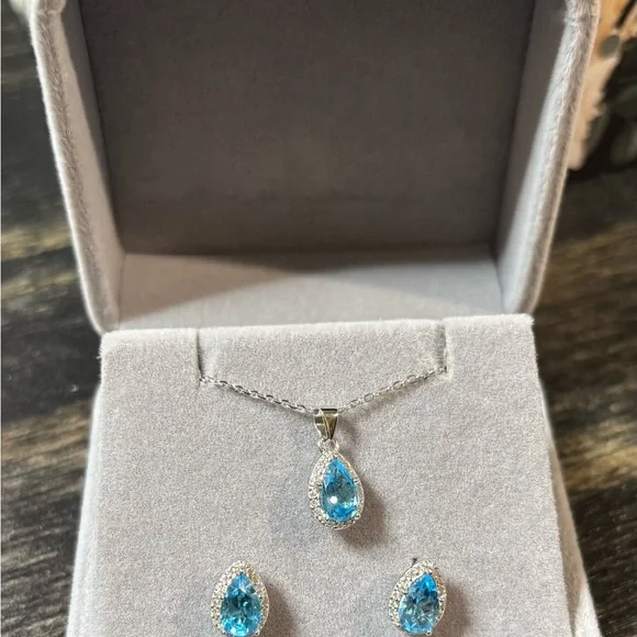 Set!! Elegant Natural Swiss Blue Topaz Pendant & Earrings in 925 Sterling Silver - Picture 7 of 11